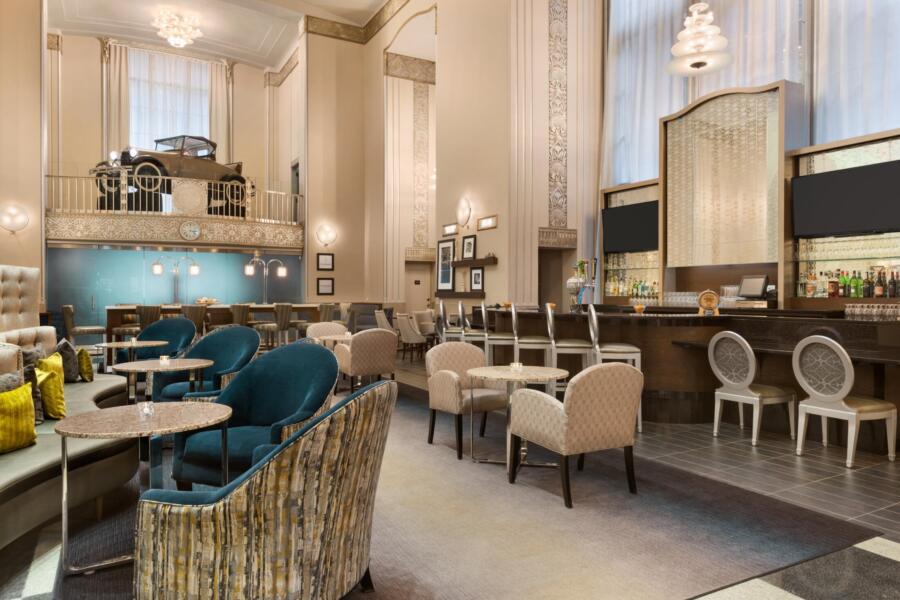 Hampton Inn & Suites hotel in downtown Chicago